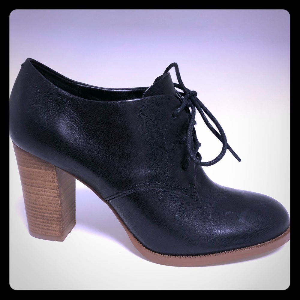 Nine West black oxford